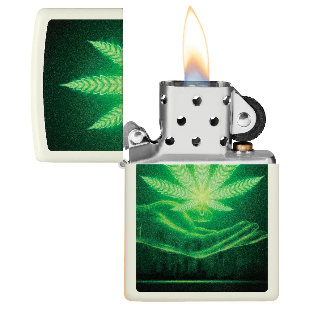 Zippo aansteker Cannabis Glow in the Dark open met vlam