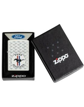 Zippo aansteker on the road