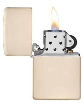 Zippo aansteker regular flat sand open met vlam 