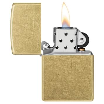 Zippo aansteker Street Brass open met vlam