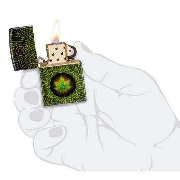 Zippo aansteker in hand